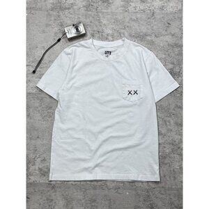 Uni Qlo Sesame Graphic T